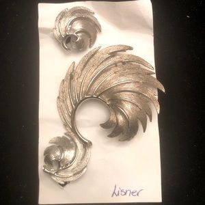 Vintage brooch and earring set